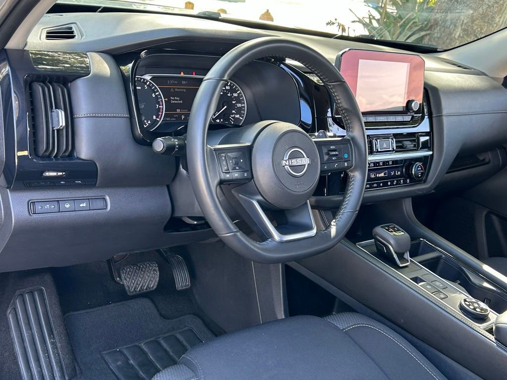 Used 2025 Nissan Pathfinder SV image 46
