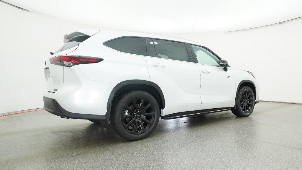 New 2026 Toyota Highlander XLE image 28
