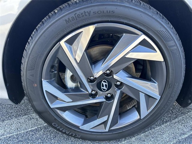 Used 2025 Hyundai Elantra Sport image 9