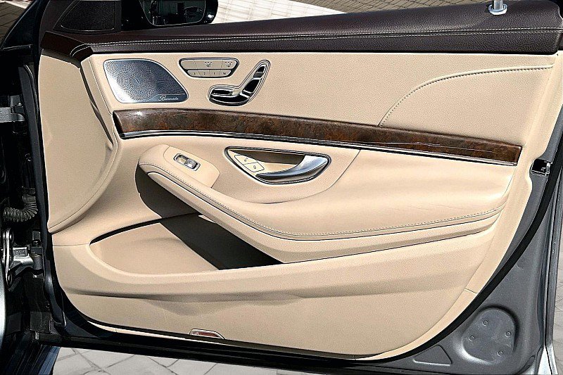 Used 2015 Mercedes-Benz S 550 4MATIC Sedan w/ Sport Package image 18