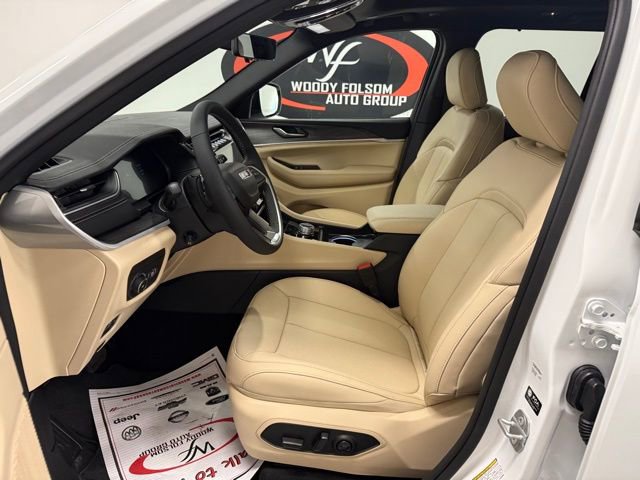 New 2025 Jeep Grand Cherokee Limited w/ Luxury Tech Group II image 11