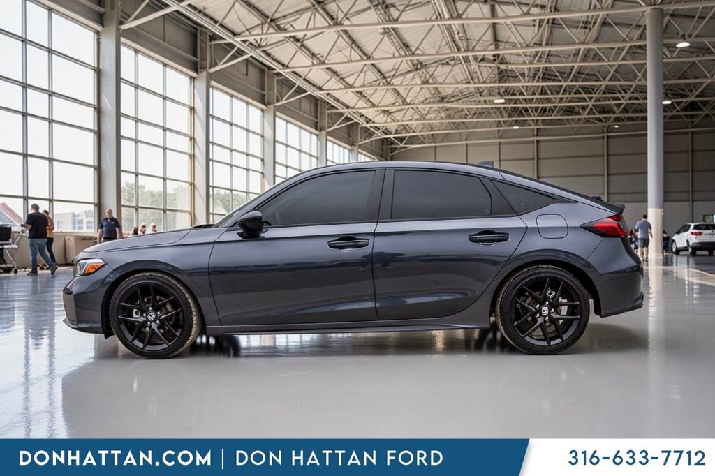 Used 2025 Honda Civic Sport image 2