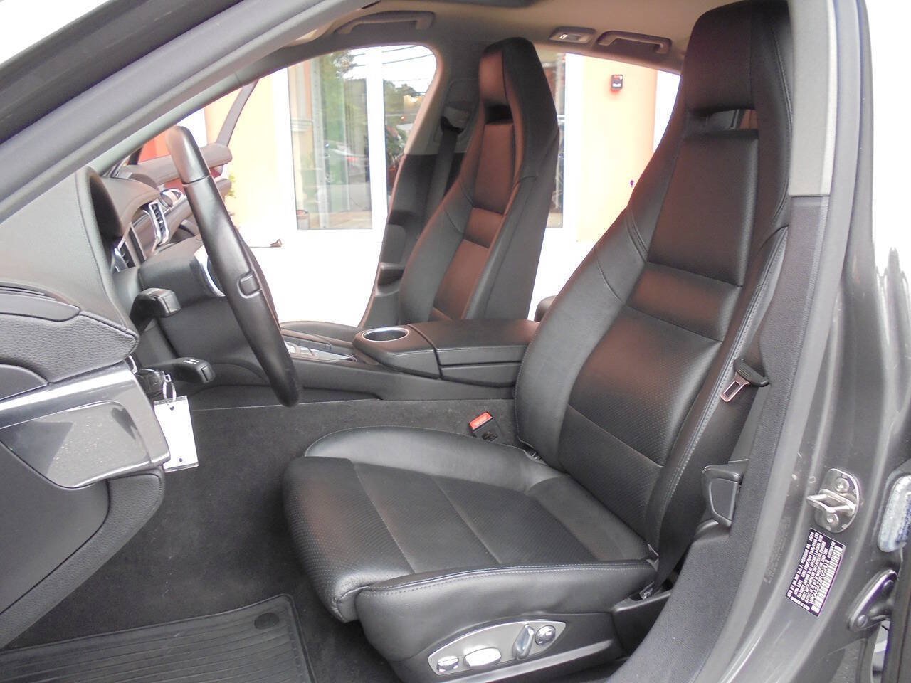 Used 2015 Porsche Panamera 4 AWD/4WD image 9