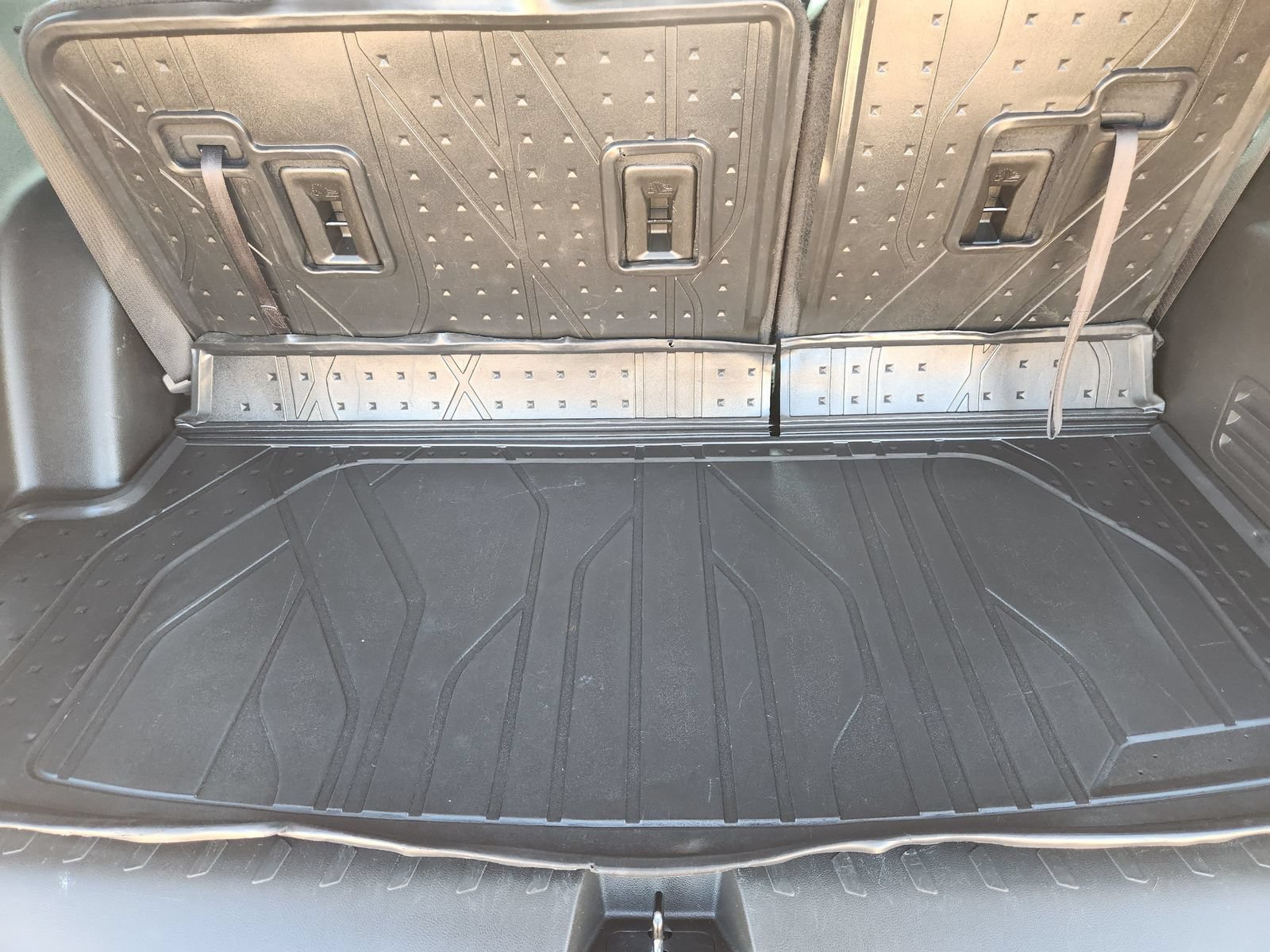Used 2023 Chevrolet Traverse Premier w/ Redline Edition FWD image 36