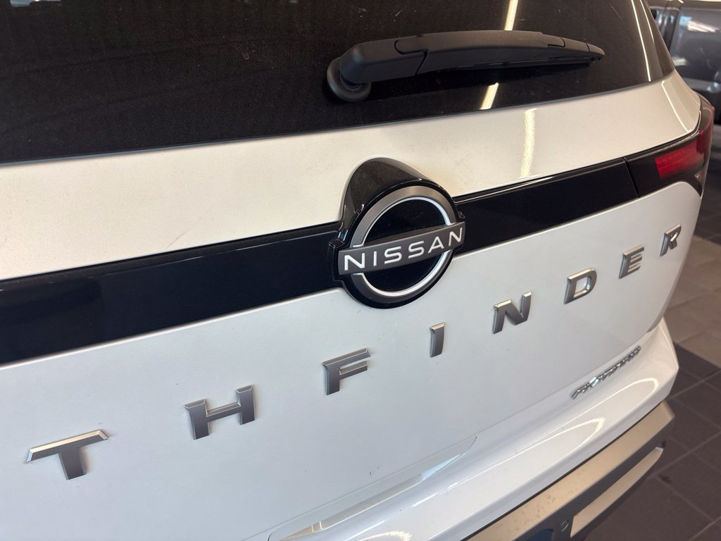 Used 2025 Nissan Pathfinder Platinum w/ Cargo Package FWD image 28