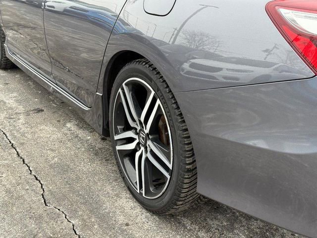 Used 2016 Honda Accord Touring image 6