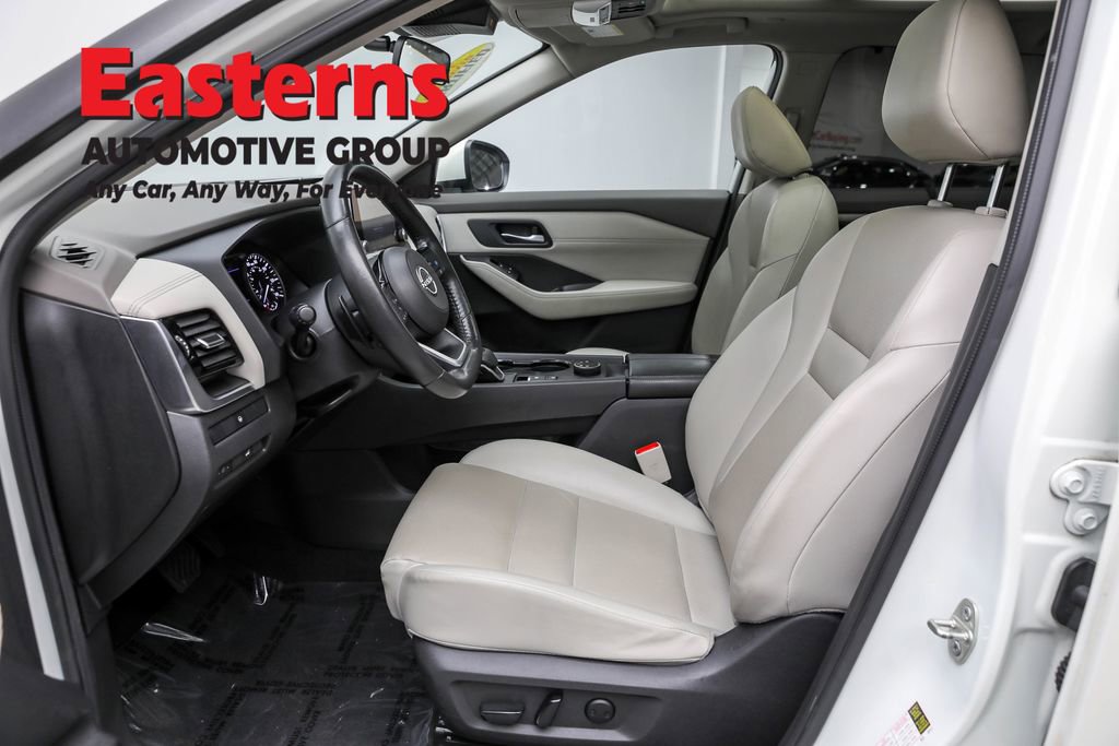 Used 2022 Nissan Rogue SV w/ SV Premium Package image 14