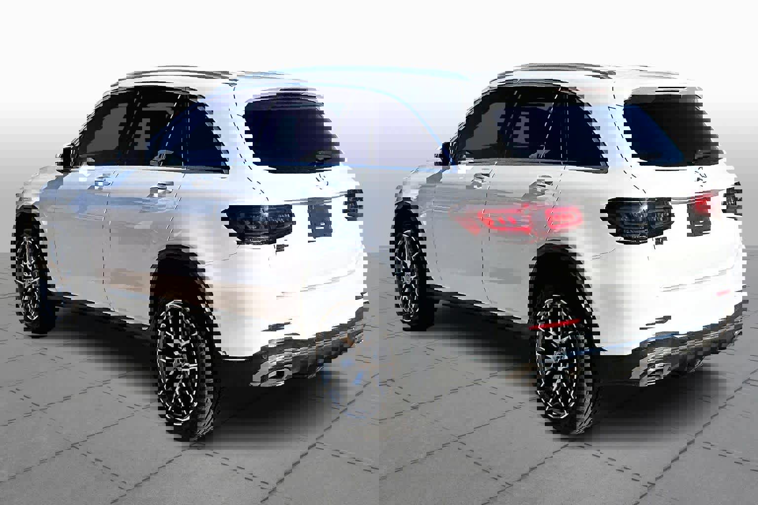 Used 2021 Mercedes-Benz GLC 300 image 12