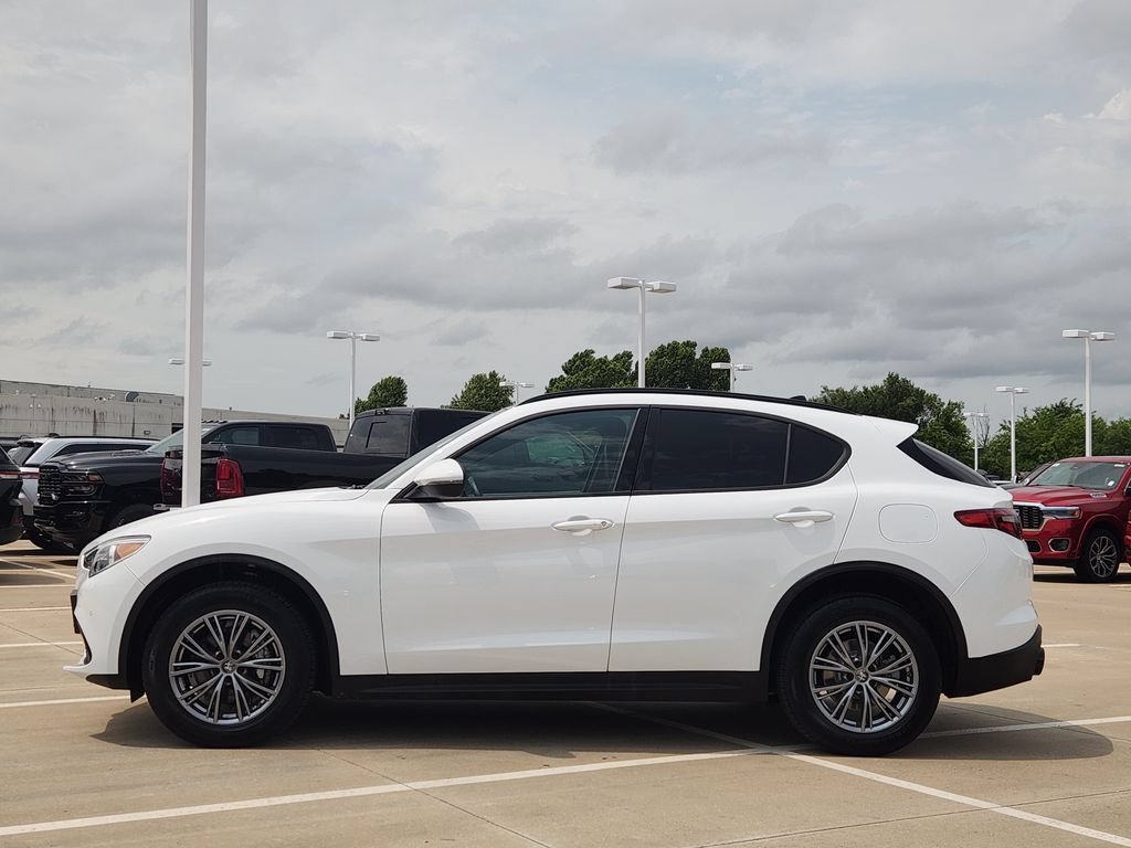 Used 2023 Alfa Romeo Stelvio Sprint AWD/4WD image 4