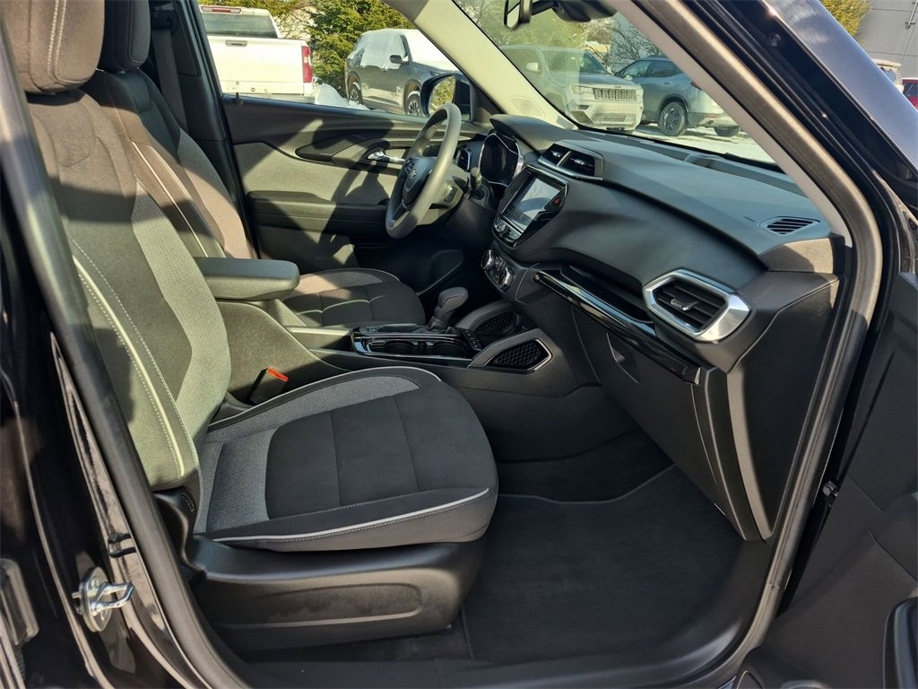 Used 2023 Chevrolet TrailBlazer LT w/ Convenience Package image 32