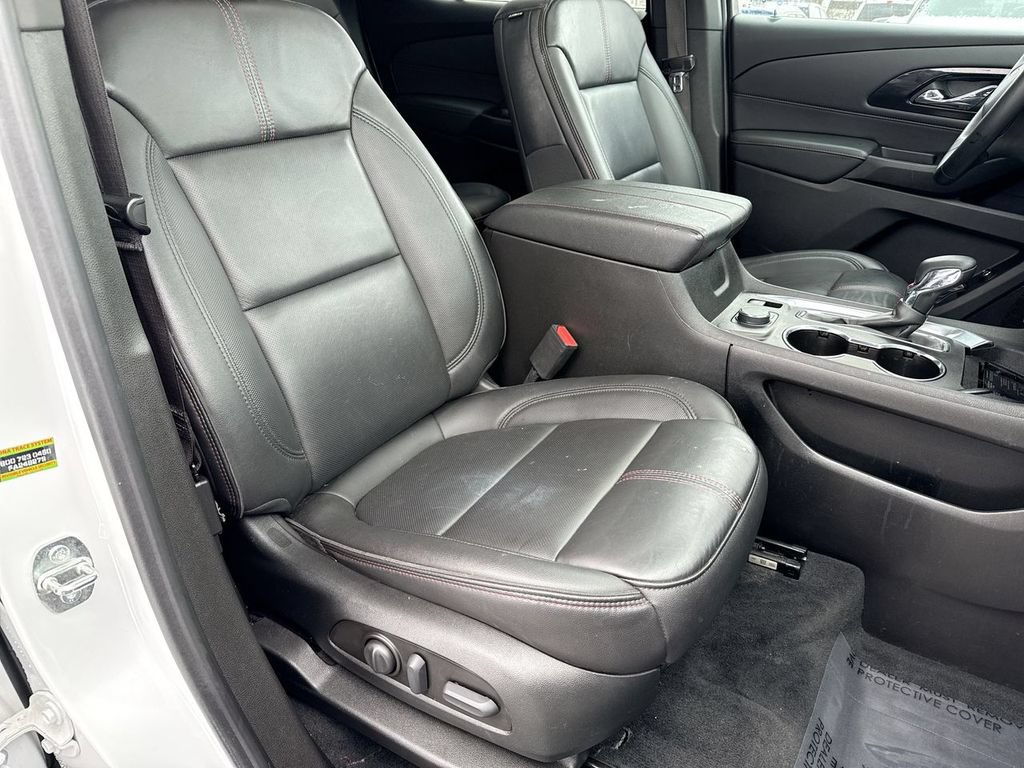 Used 2023 Chevrolet Traverse RS AWD/4WD image 26