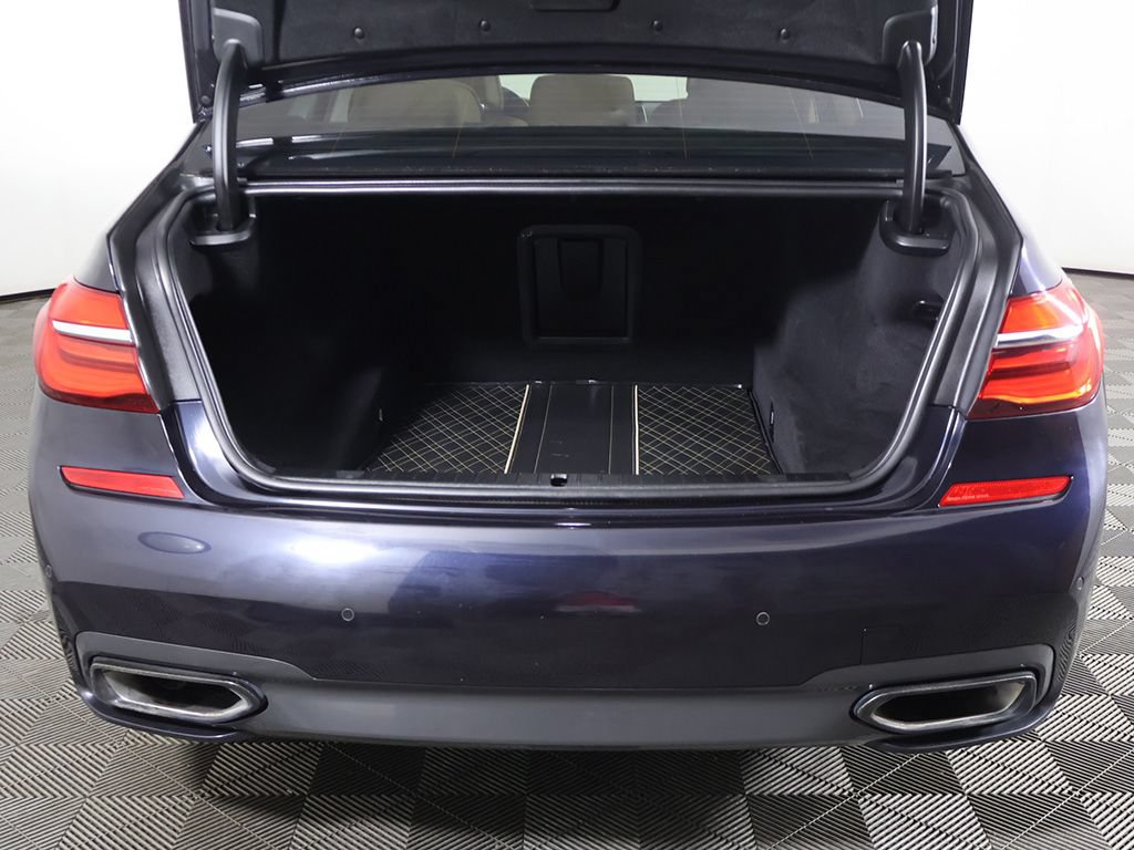 Used 2019 BMW 750i xDrive AWD/4WD image 20