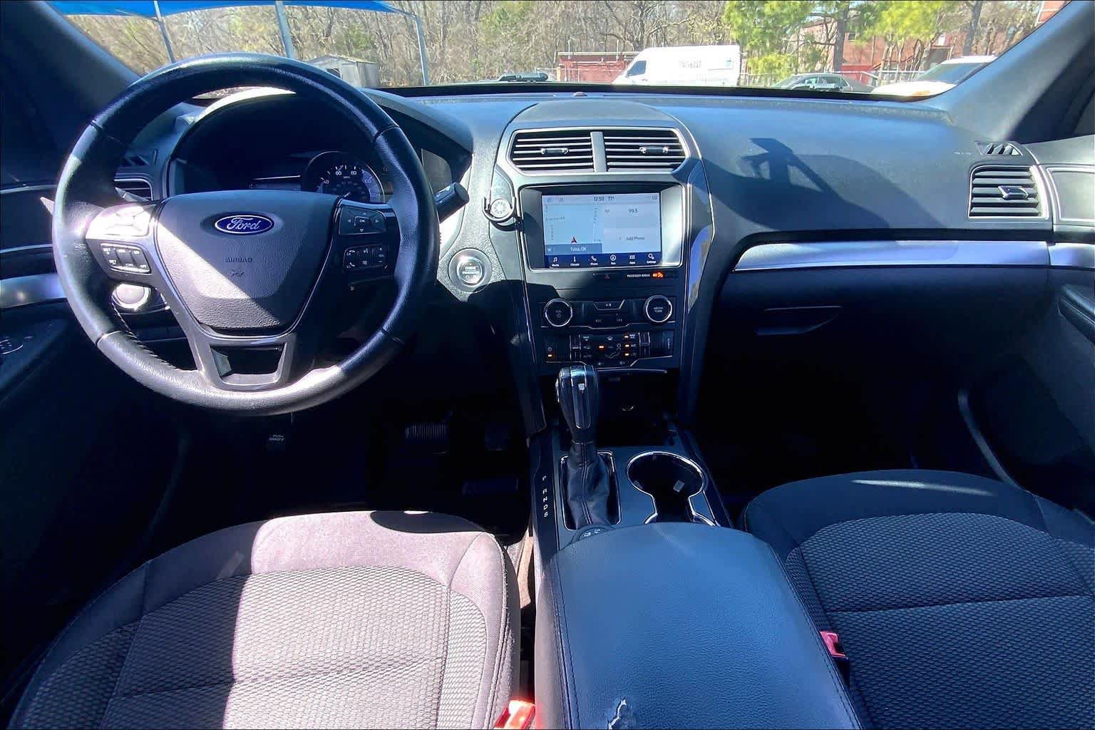 Used 2018 Ford Explorer XLT w/ Equipment Group 201A image 16