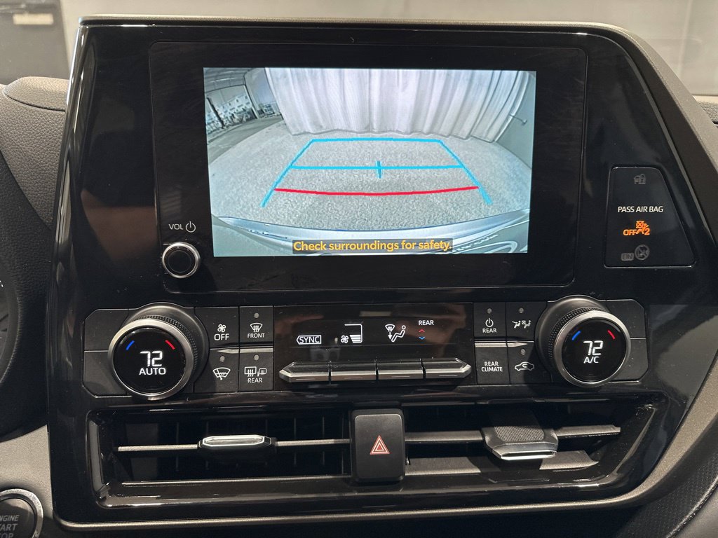Used 2023 Toyota Highlander LE AWD/4WD image 10