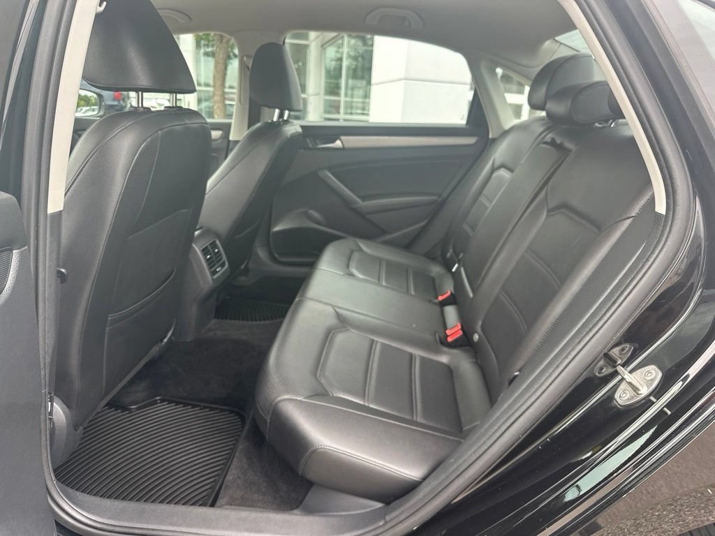 Used 2015 Volkswagen Passat 1.8T SE FWD image 29