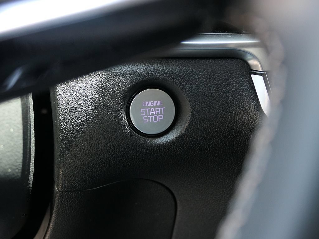 Used 2025 Kia Sorento S FWD image 16