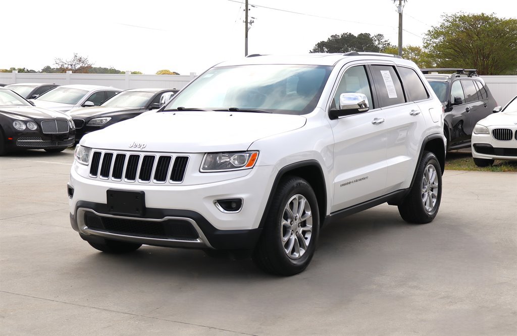 Used 2014 Jeep Grand Cherokee Limited w/ Trailer Tow Group IV AWD/4WD image 3