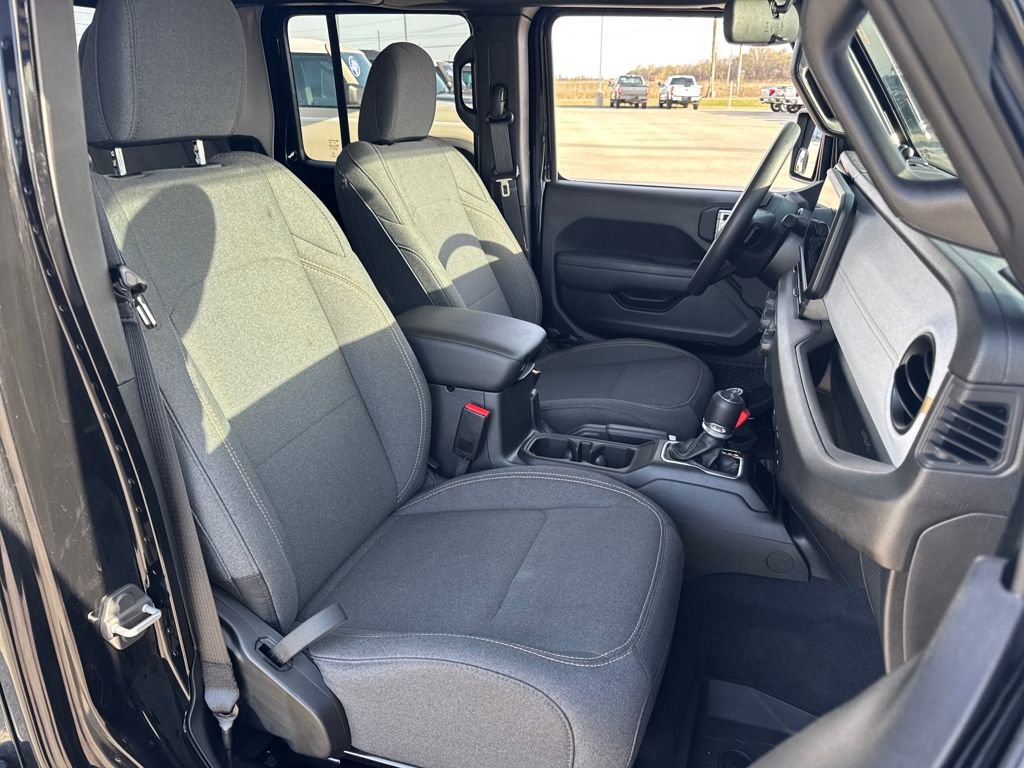 Used 2025 Jeep Gladiator Sport AWD/4WD image 10