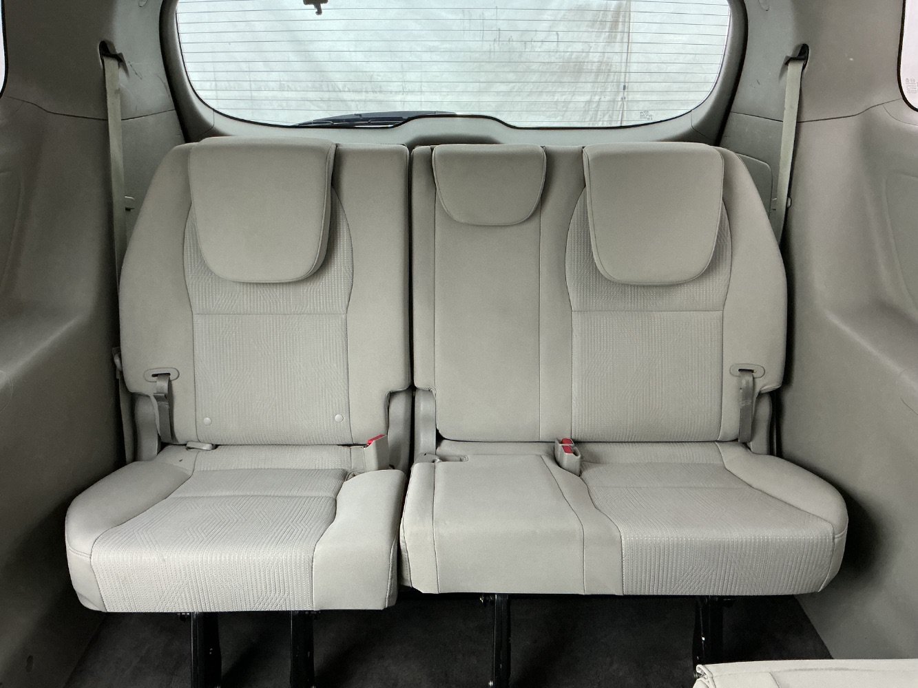 Used 2020 Kia Sedona L FWD image 24