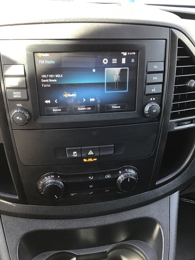 Used 2022 Mercedes-Benz Metris image 9