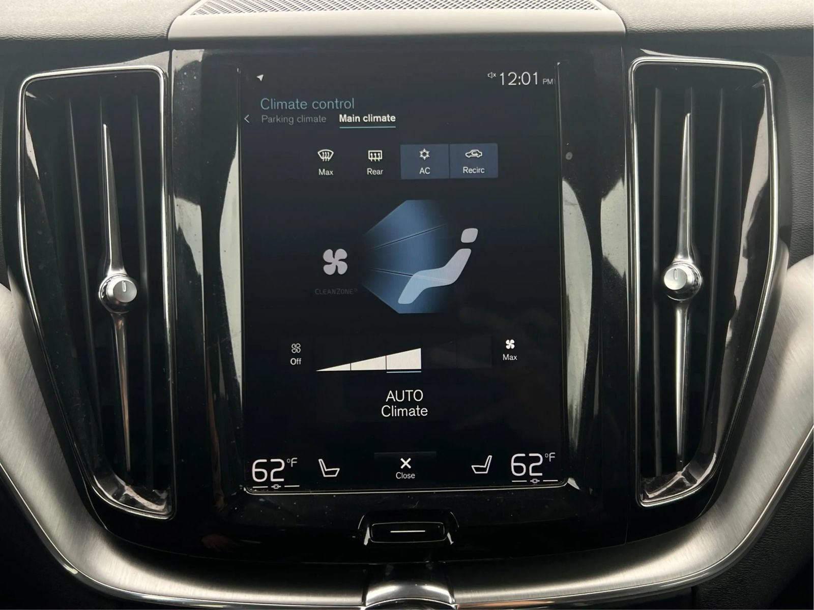 Used 2019 Volvo XC60 T5 Momentum w/ Multimedia Package AWD/4WD image 41