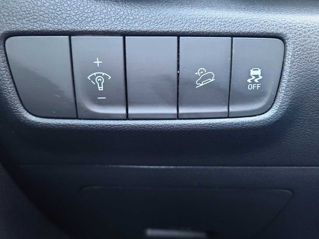 Used 2022 Hyundai Kona SEL w/ Cargo Package image 26