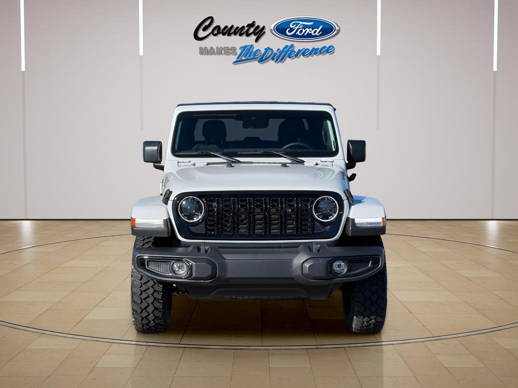 Used 2024 Jeep Gladiator Willys image 12