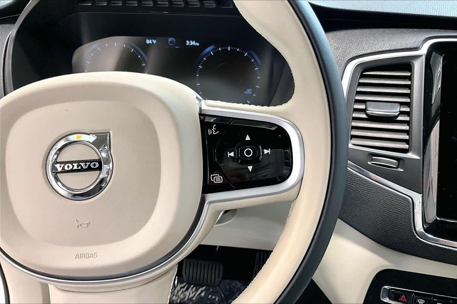 Used 2020 Volvo XC90 T6 Momentum w/ Protection Package AWD/4WD image 24