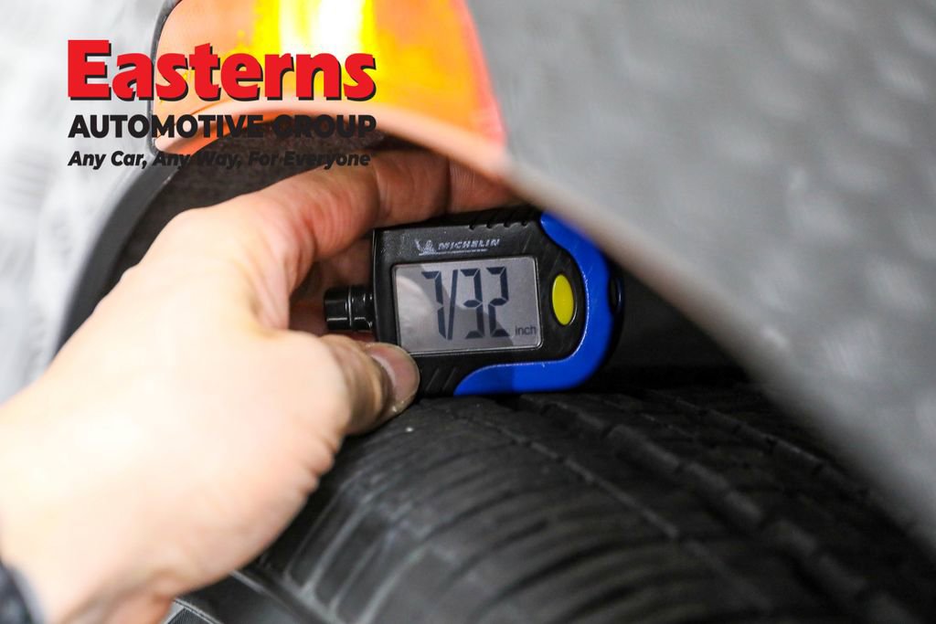 Used 2023 Chrysler Voyager LX image 28