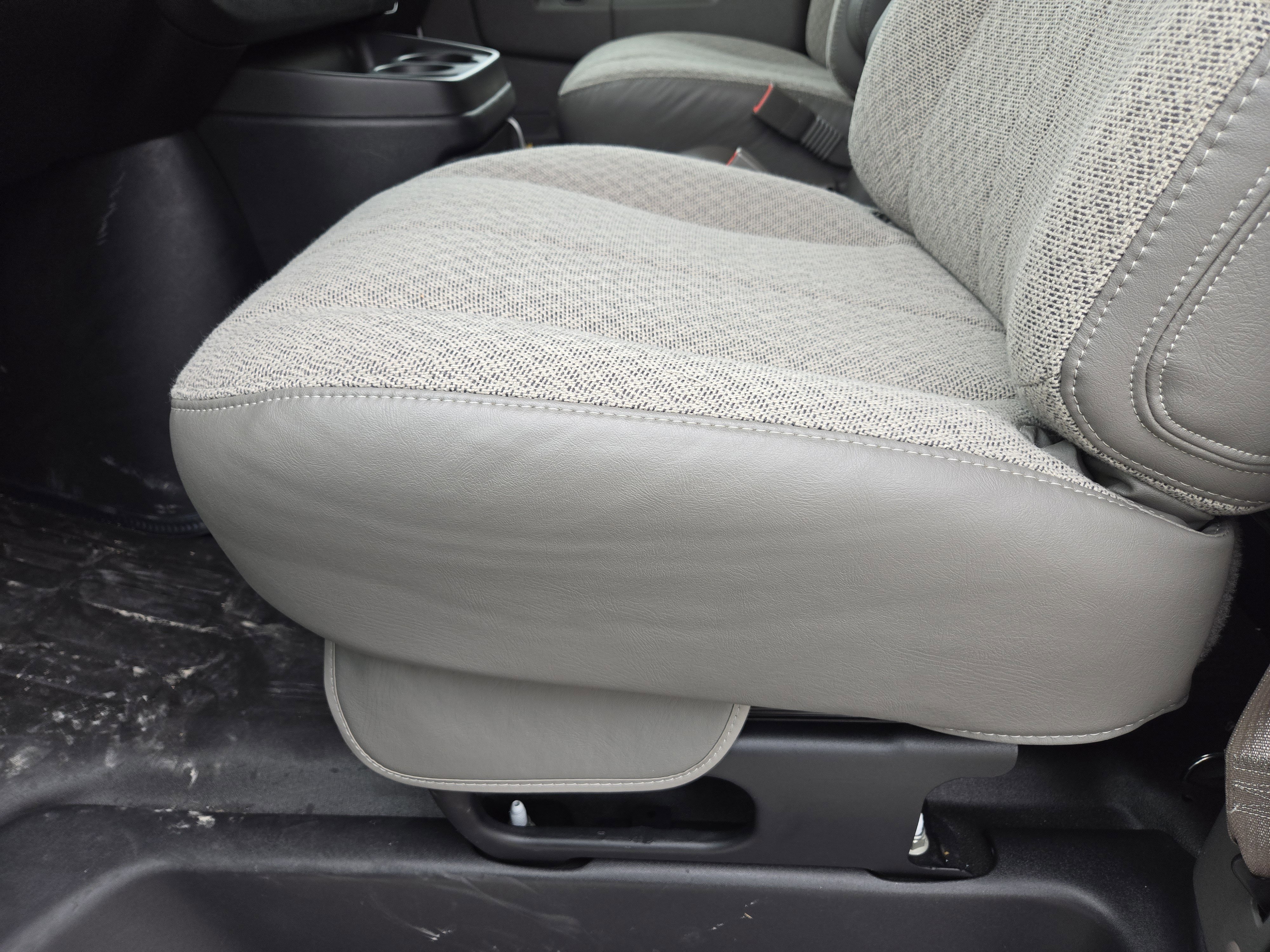 New 2025 Chevrolet Express 2500 w/ Driver Convenience Package RWD image 15