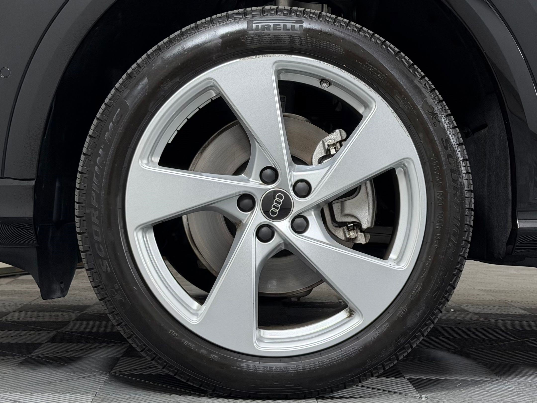 Certified 2025 Audi Q5 Premium AWD/4WD image 12