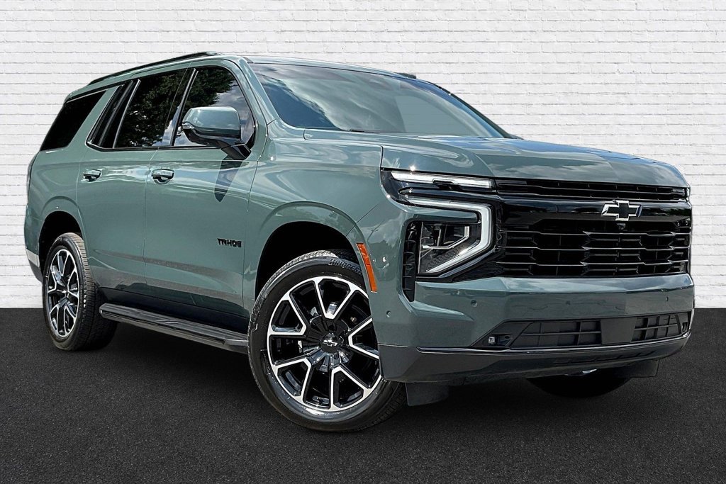 Used 2025 Chevrolet Tahoe RST w/ Comfort Package AWD/4WD image 3