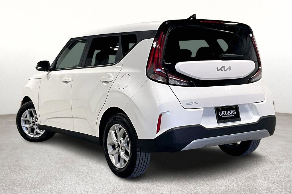 Used 2025 Kia Soul LX FWD image 15