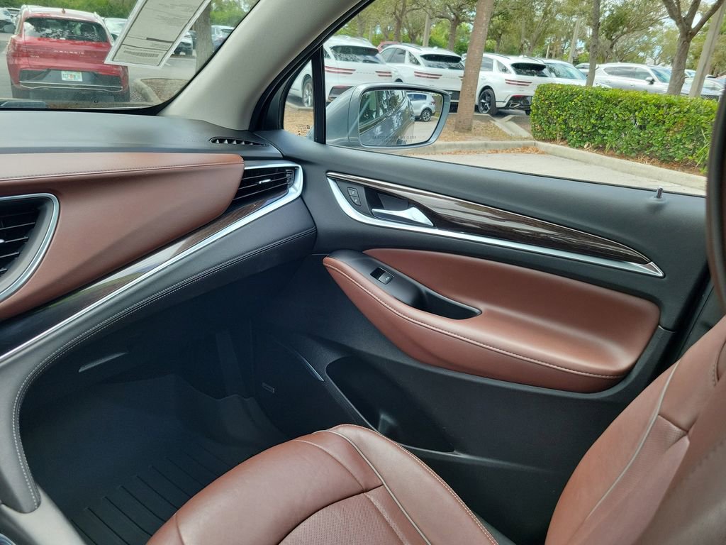 Used 2019 Buick Enclave Avenir image 17
