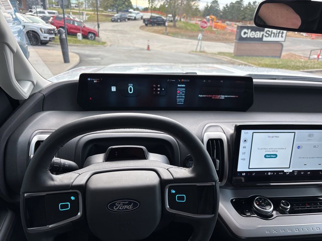 Used 2025 Ford Expedition Active AWD/4WD image 10