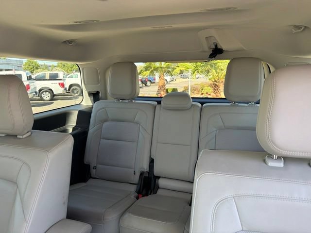 Used 2025 Lincoln Navigator Reserve AWD/4WD image 10