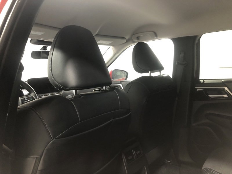 Used 2024 Mitsubishi Outlander SE image 17