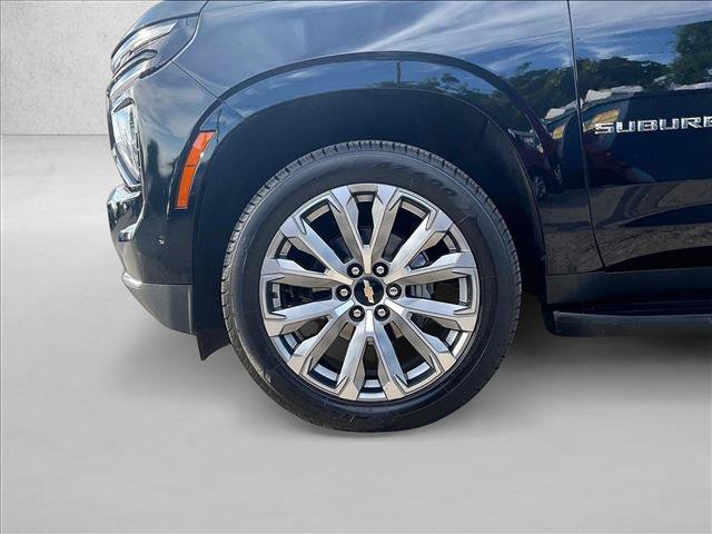 Certified 2025 Chevrolet Suburban High Country RWD image 10