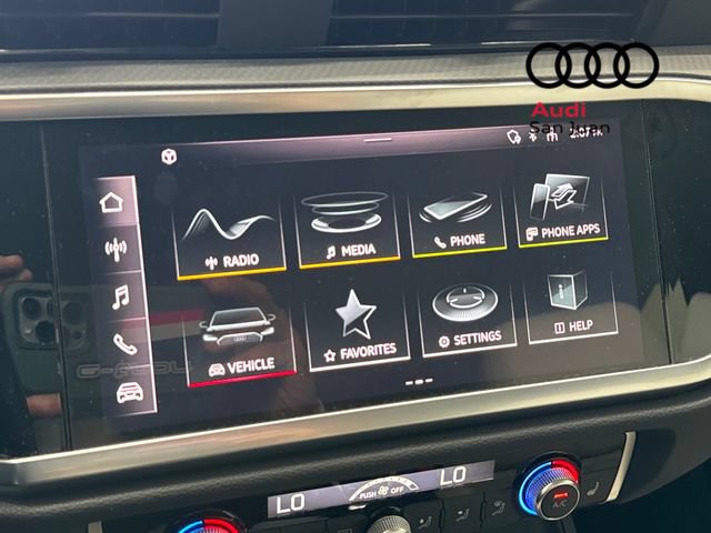 Used 2024 Audi Q3 2.0T Premium w/ Convenience Package AWD/4WD image 16
