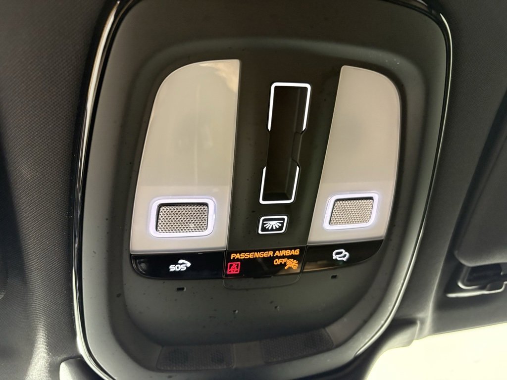 Used 2025 Volvo V90 B6 Cross Country Plus w/ Protection Package Premier image 35