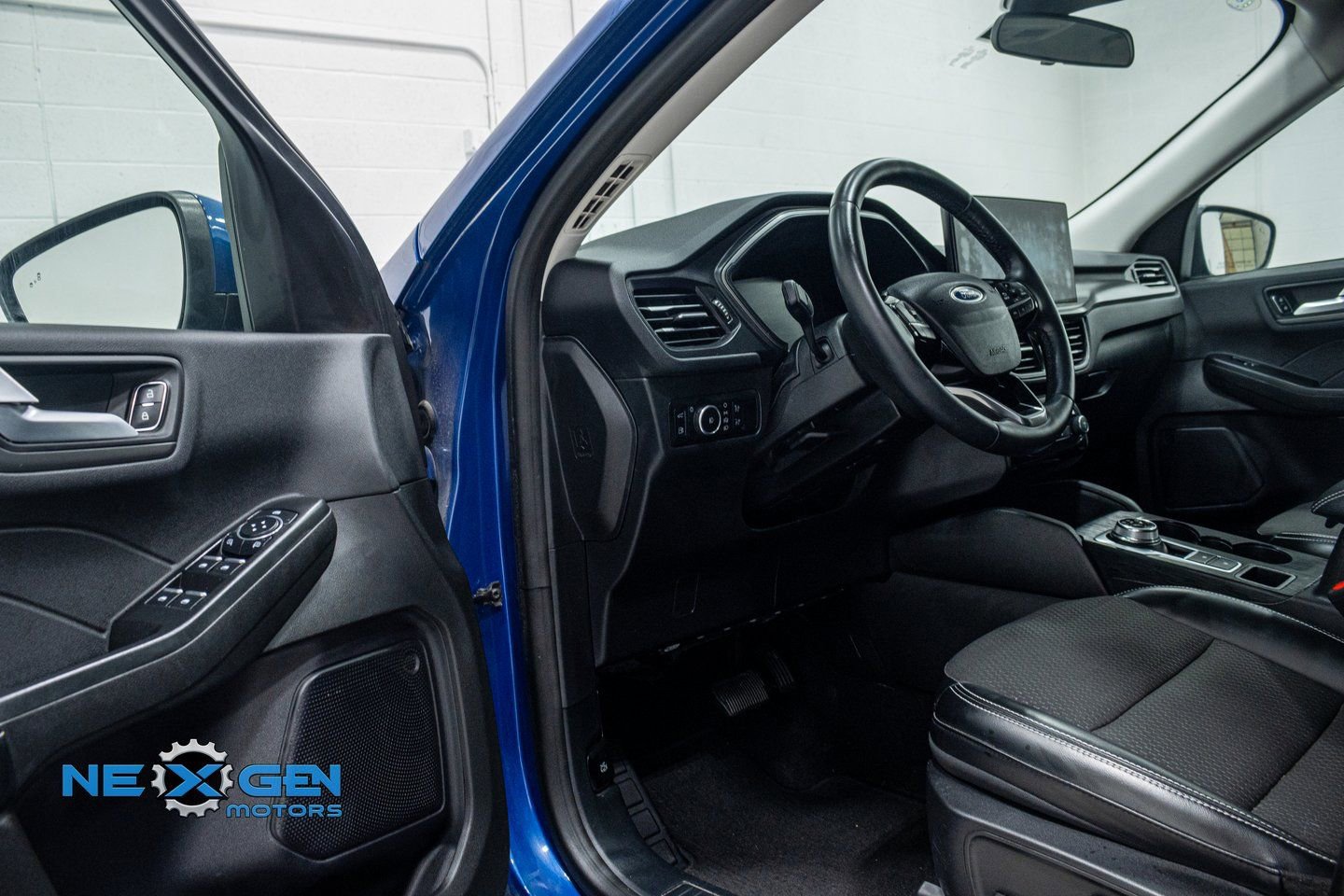 Used 2023 Ford Escape SE image 10