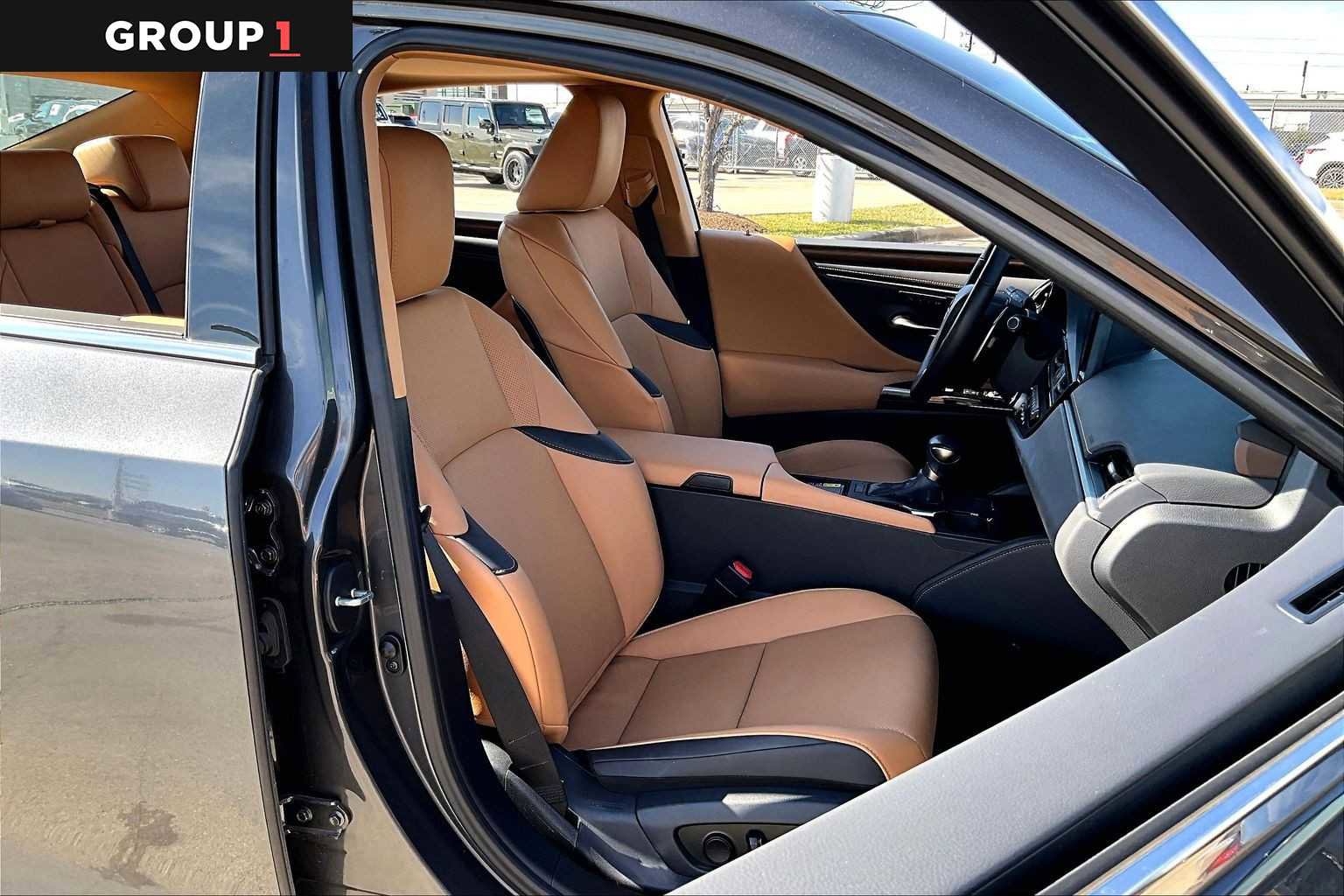 Certified 2024 Lexus ES 350 w/ Premium Package image 9