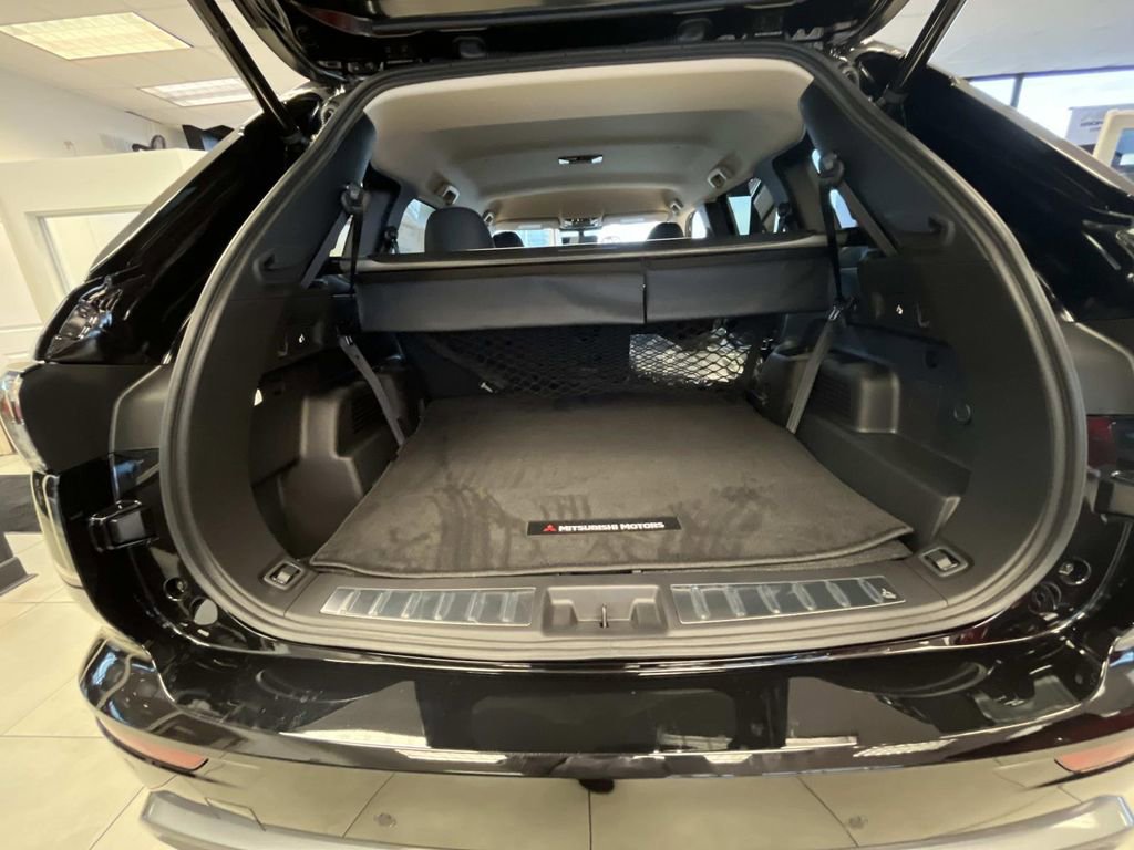 New 2026 Mitsubishi Outlander SE FWD image 15