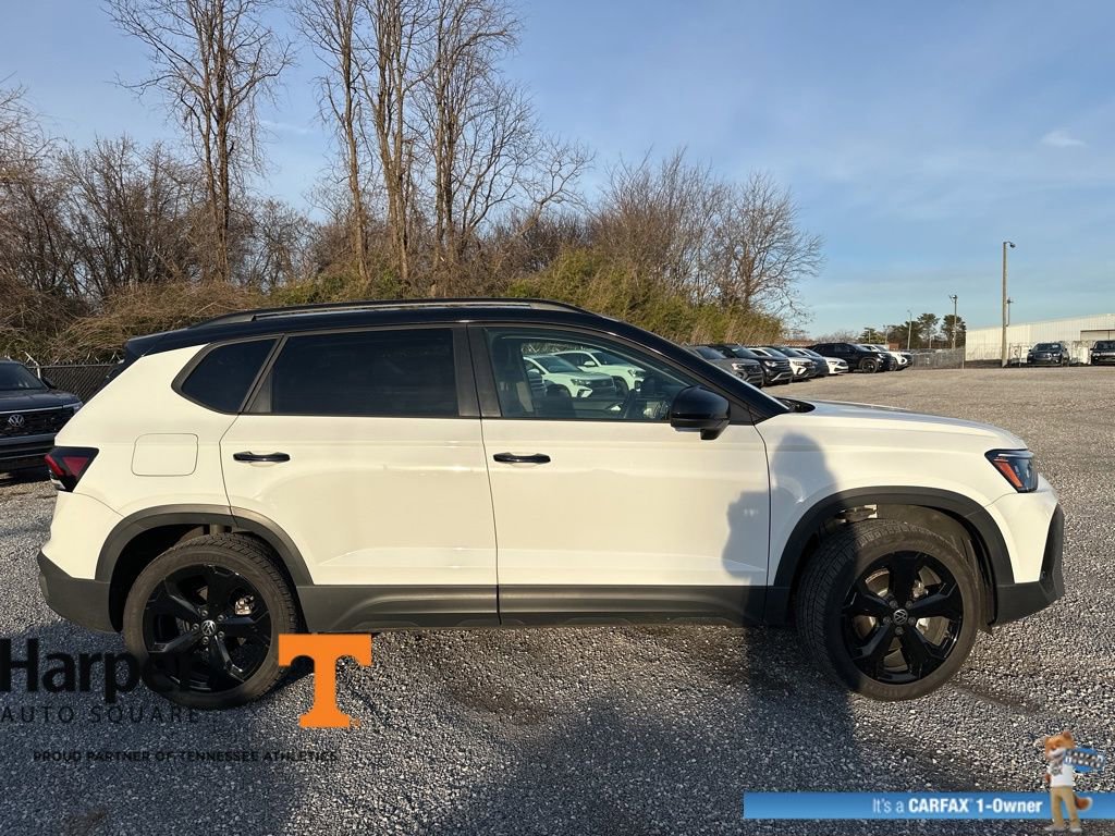 Used 2025 Volkswagen Taos SE image 6