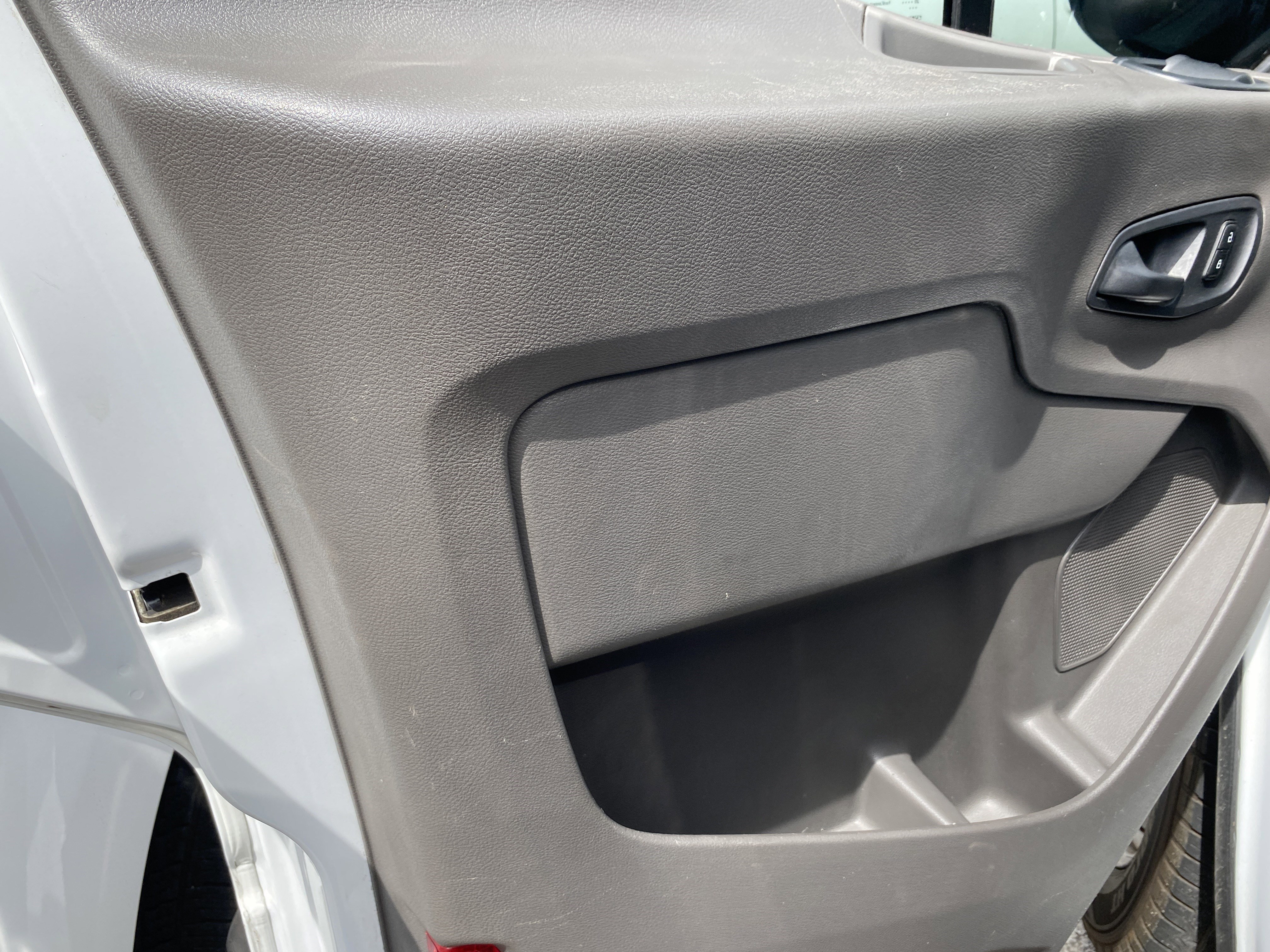 Used 2020 Ford Transit 150 XL RWD image 21