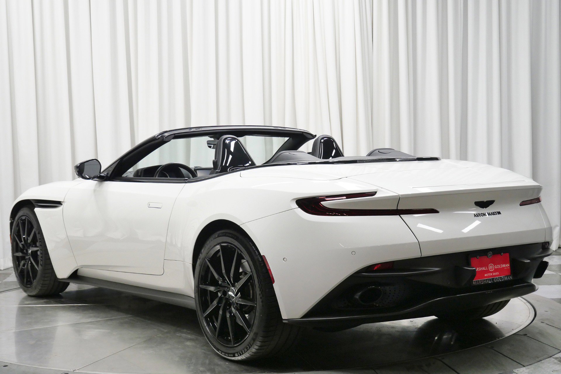Used 2019 Aston Martin DB11 Volante image 7