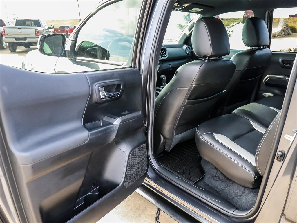 Used 2021 Toyota Tacoma TRD Off-Road image 25