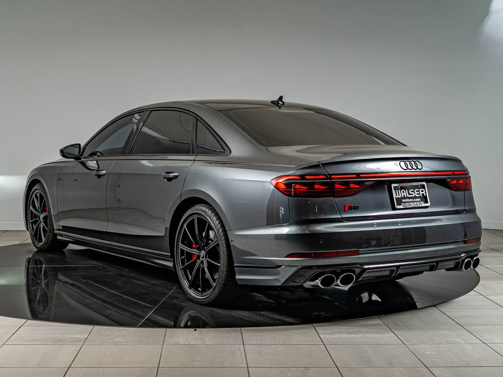 Used 2022 Audi S8 AWD/4WD image 7