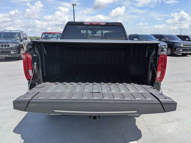 Used 2025 GMC Sierra 1500 AT4 w/ Technology Package AWD/4WD image 12