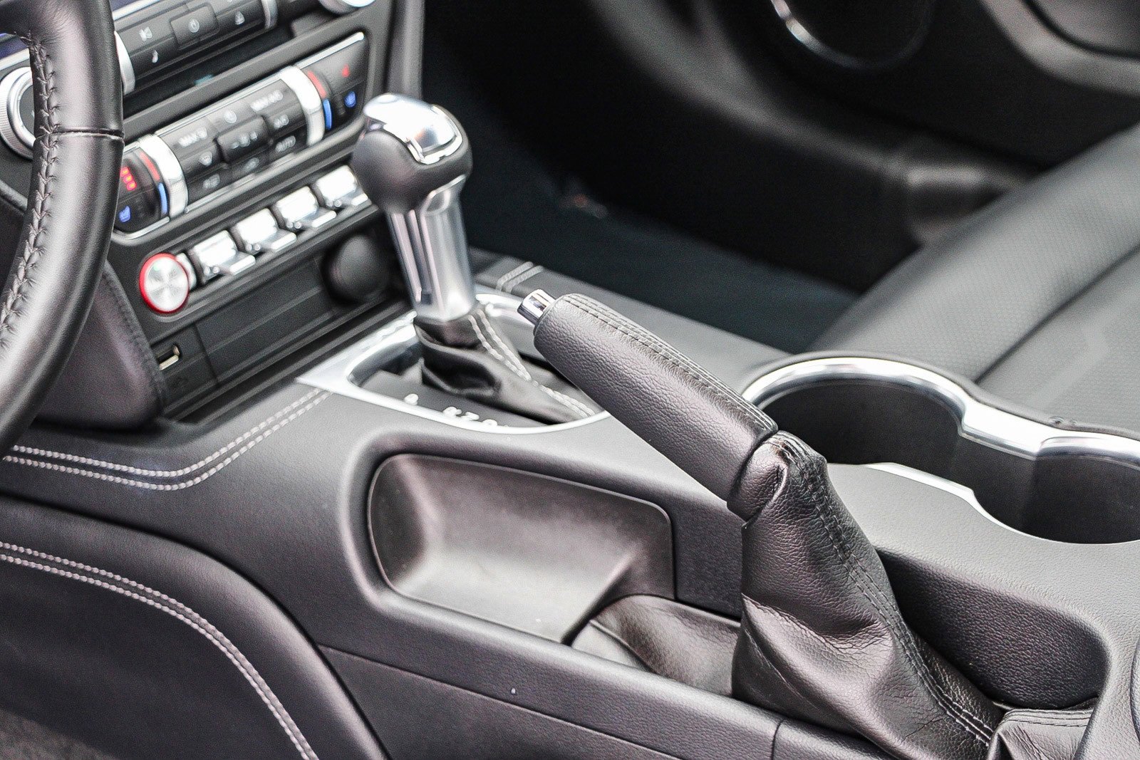 Used 2021 Ford Mustang GT Premium w/ Equipment Group 401A image 18